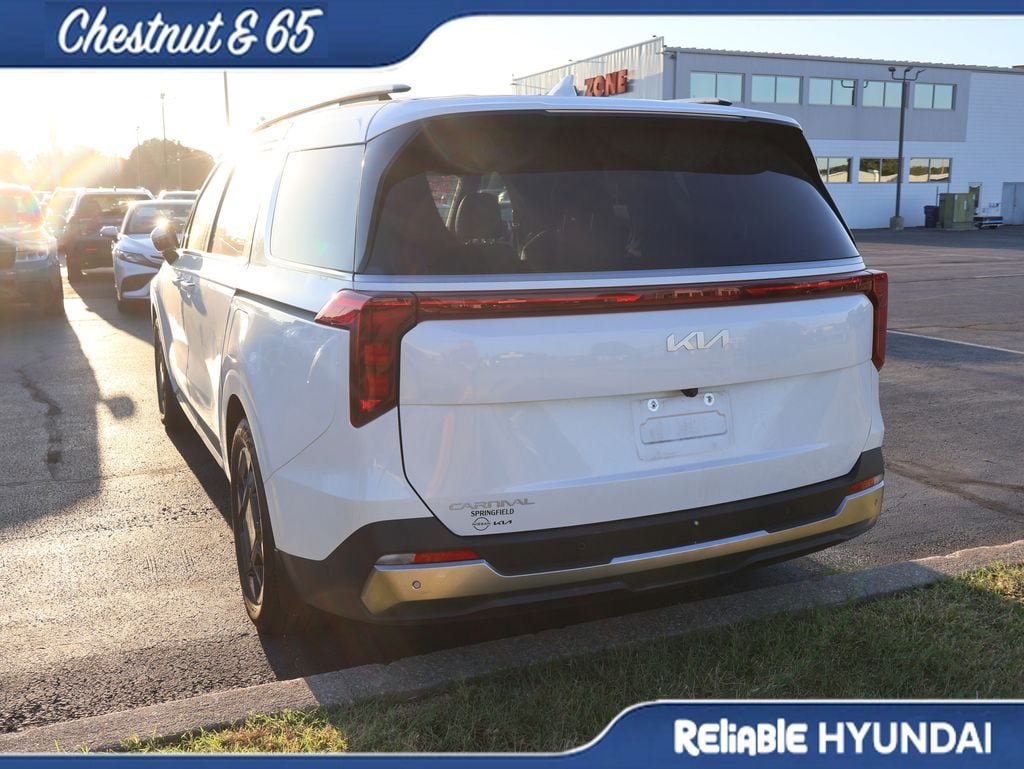 Used 2025 Kia Carnival SX FWD image 17