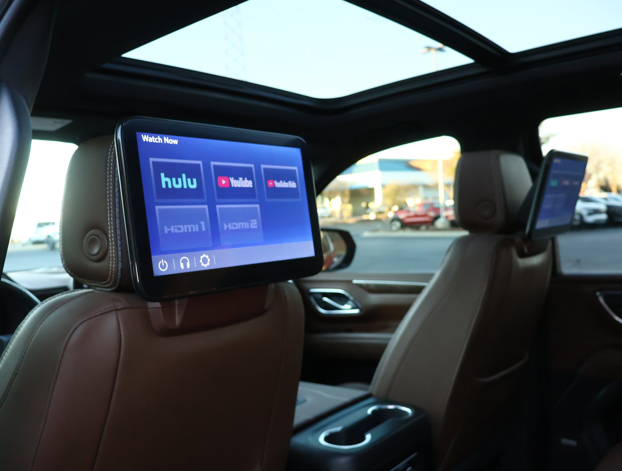 Used 2024 Chevrolet Tahoe High Country w/ Advanced Technology Package image 5