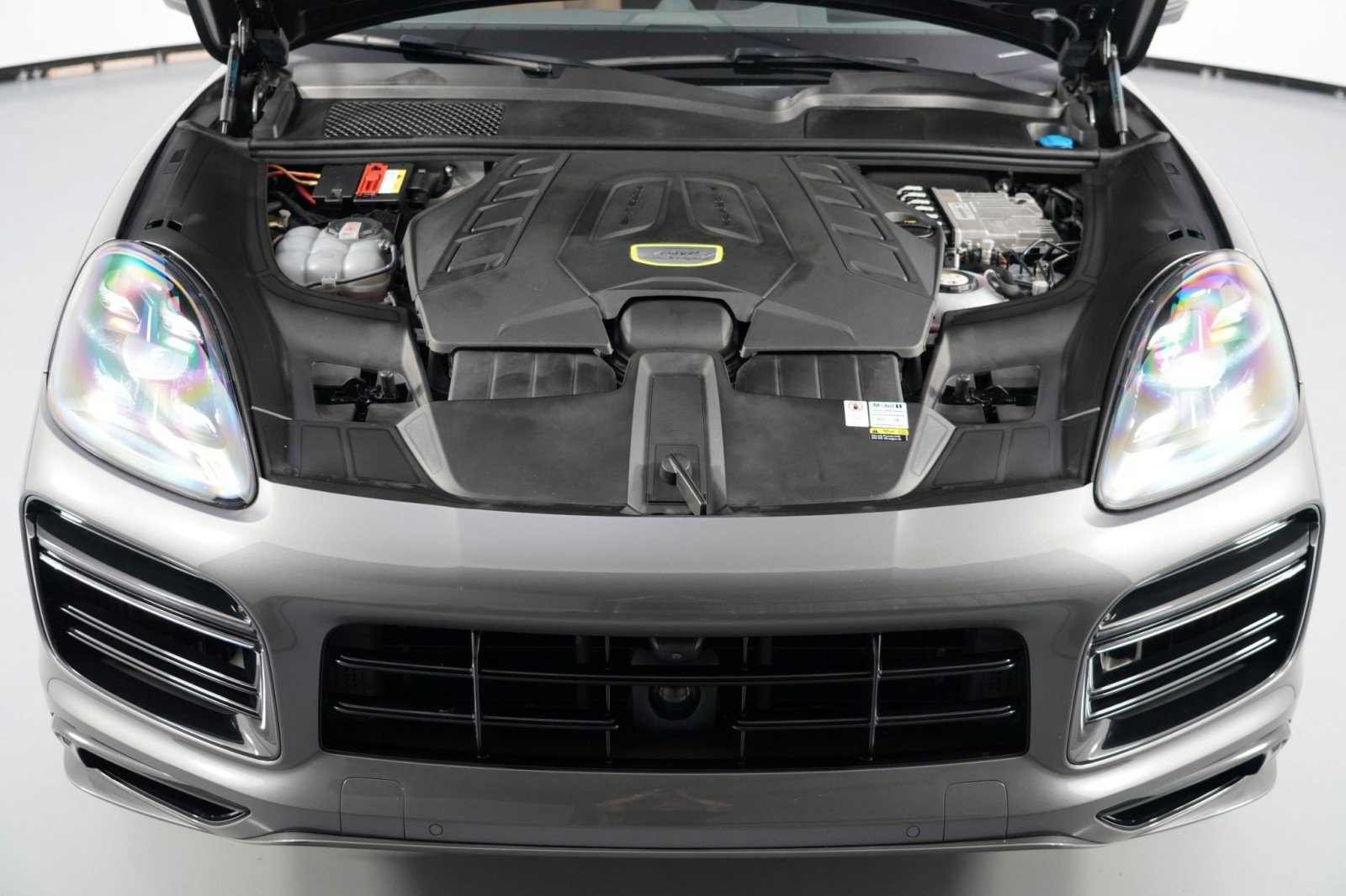 Used 2022 Porsche Cayenne Turbo S image 8