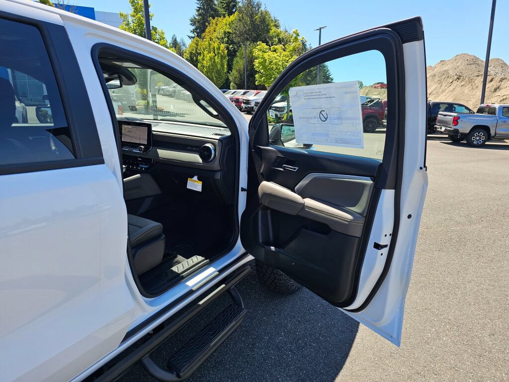 New 2026 Chevrolet Colorado ZR2 w/ Midnight Edition AWD/4WD image 30