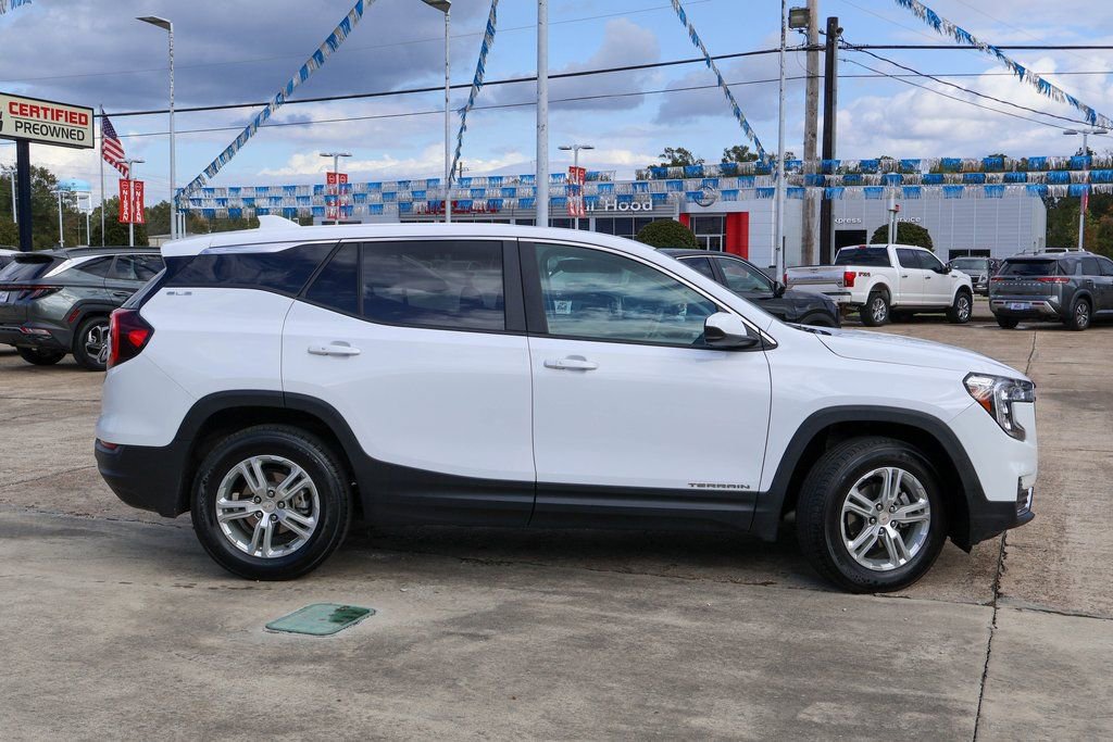 Used 2023 GMC Terrain SLE image 20