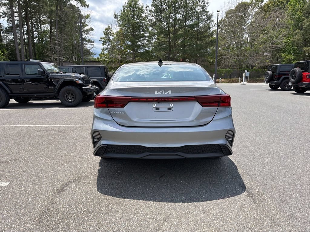 Used 2023 Kia Forte LXS FWD image 6