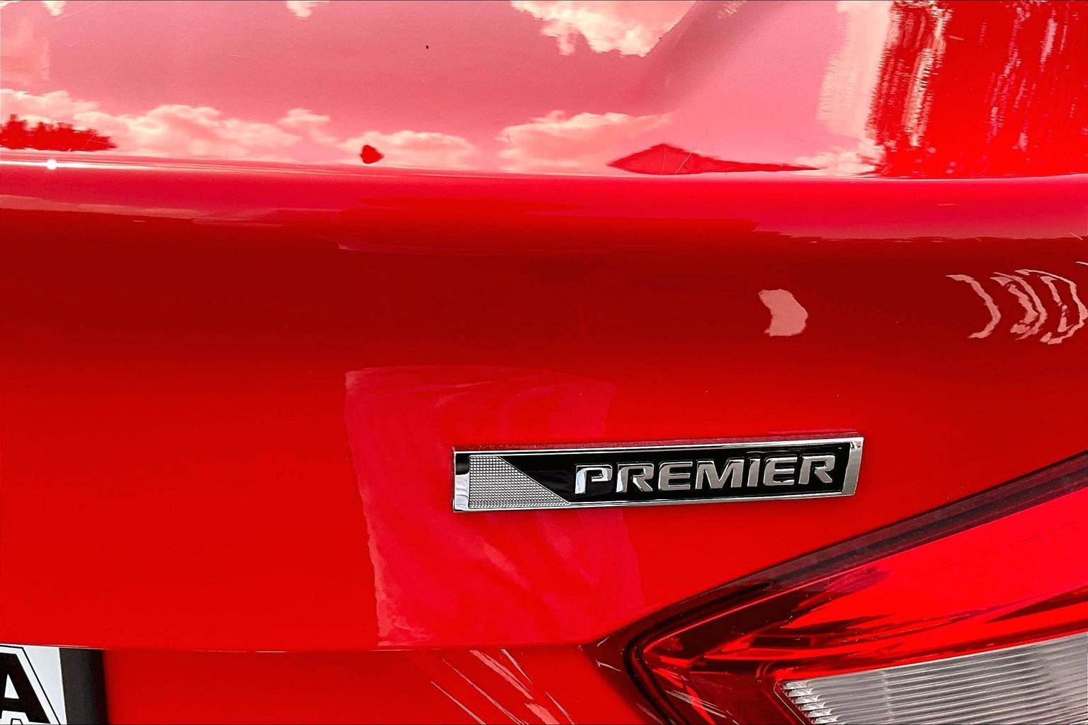Used 2018 Chevrolet Cruze Premier FWD image 8