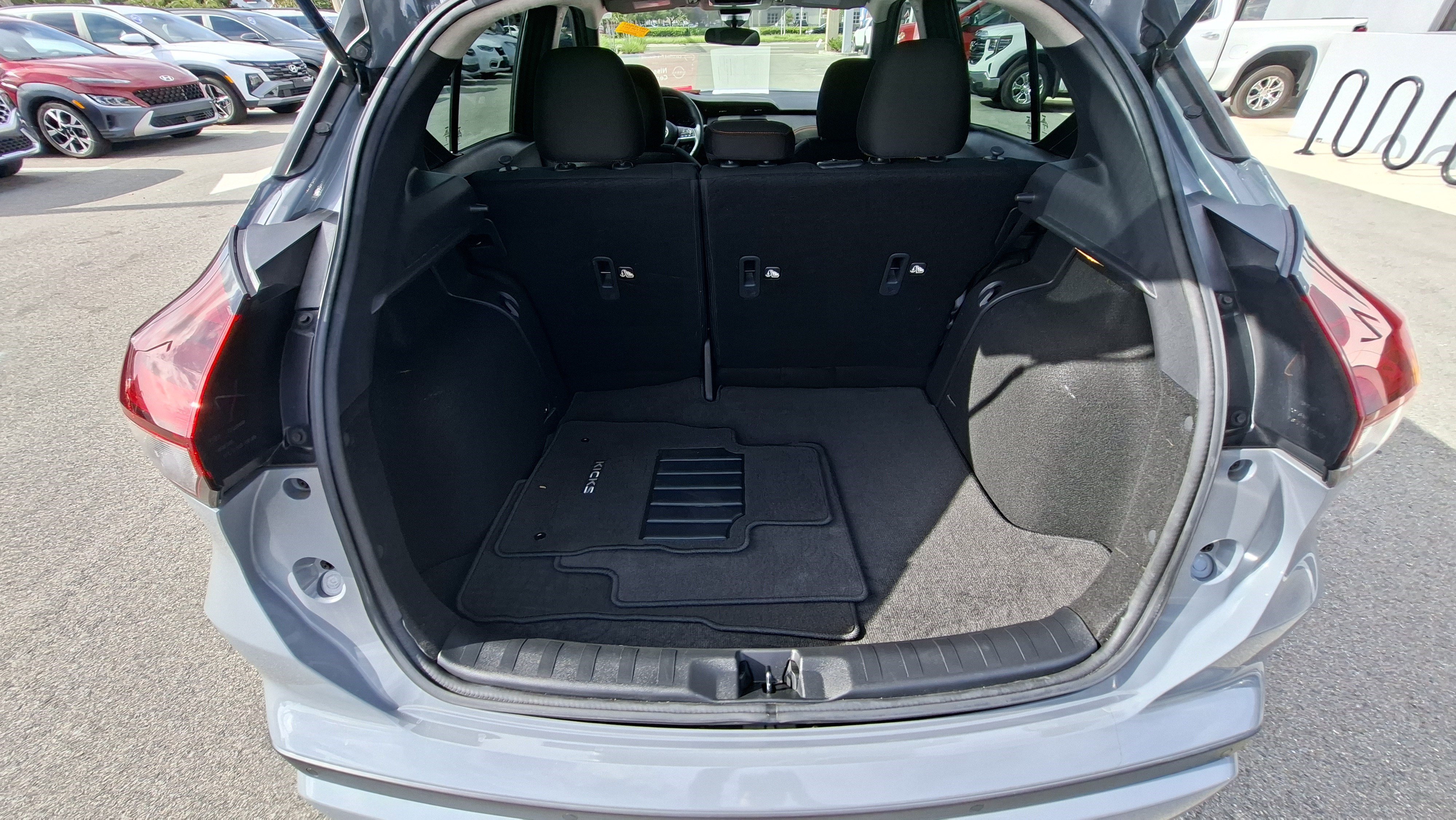 Certified 2024 Nissan Kicks SR FWD image 19