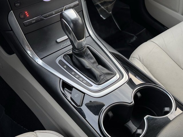 Used 2016 Ford Edge Titanium image 16