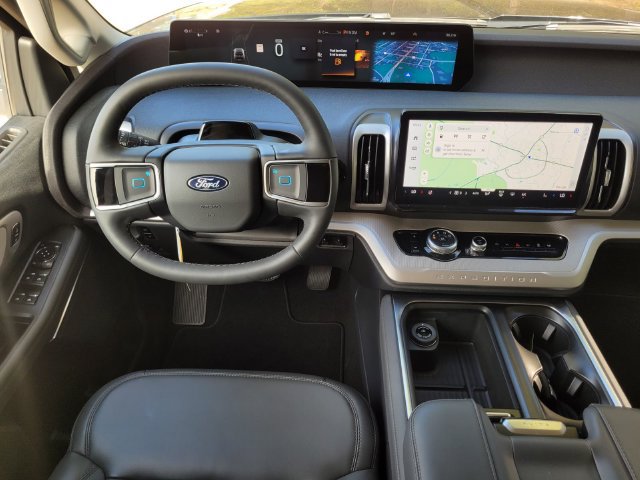 Used 2026 Ford Expedition Active RWD image 23