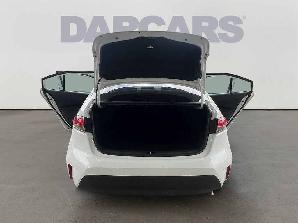 Used 2025 Toyota Corolla LE FWD image 28