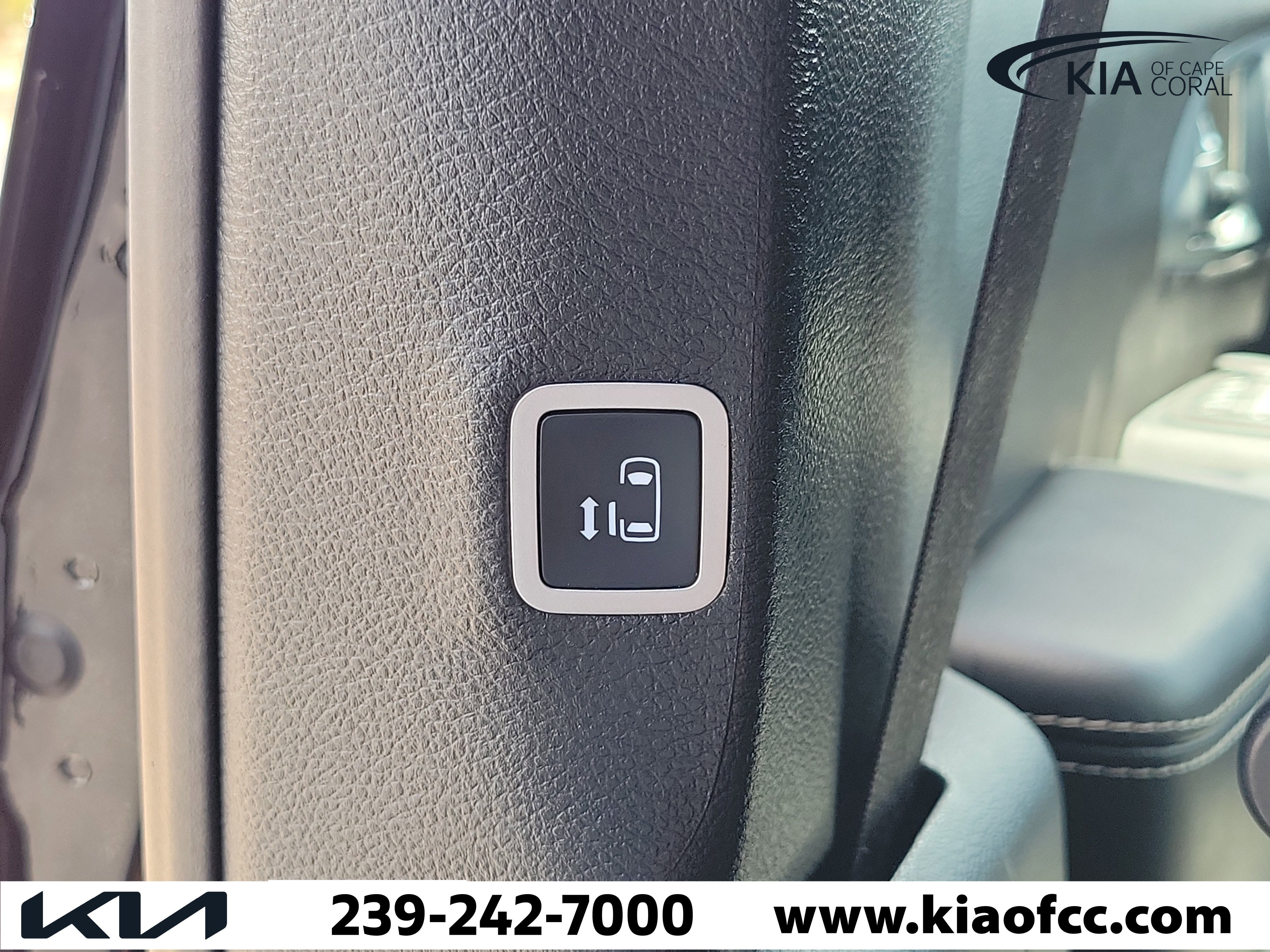 Used 2026 Chrysler Pacifica Limited image 20