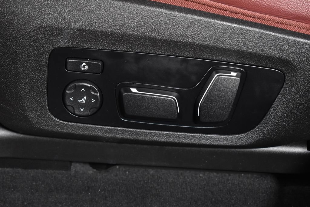 Certified 2024 BMW X4 M40i w/ Premium Package image 27