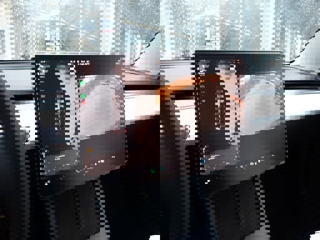 Used 2023 Tesla Model 3 Long Range image 11