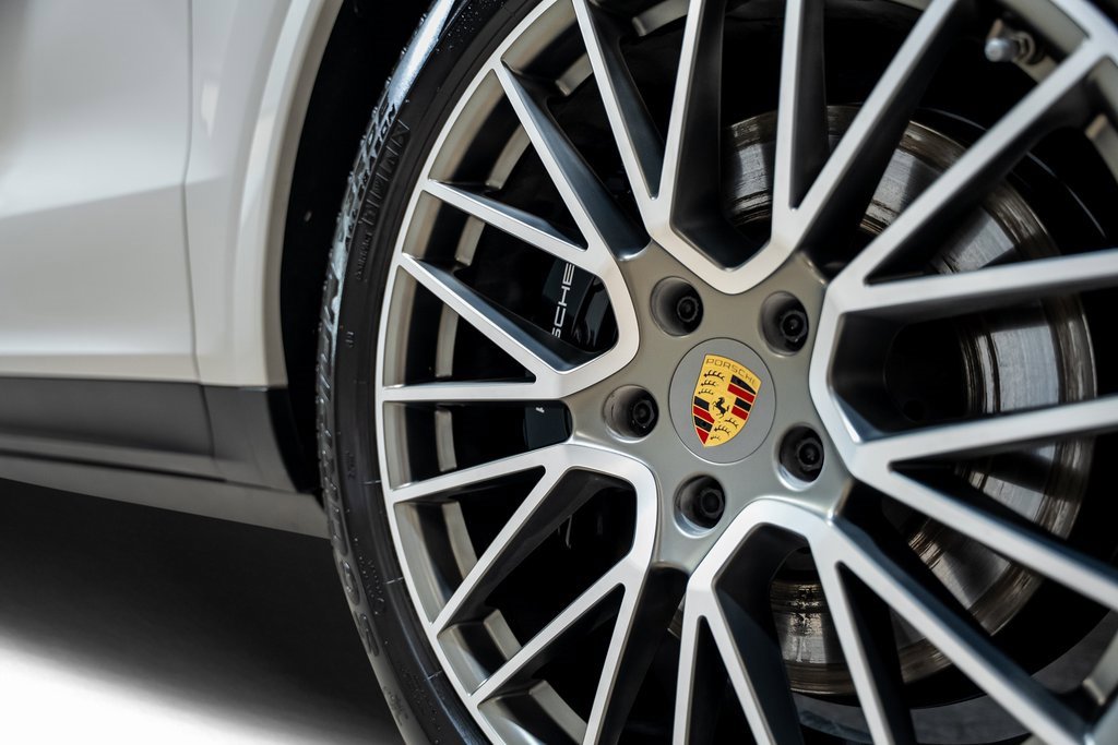 Used 2022 Porsche Cayenne S Platinum image 21