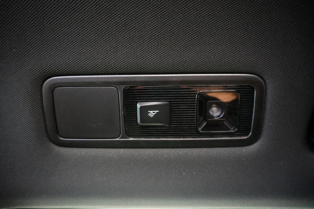 Used 2022 Volkswagen Tiguan SEL R-Line AWD/4WD image 10
