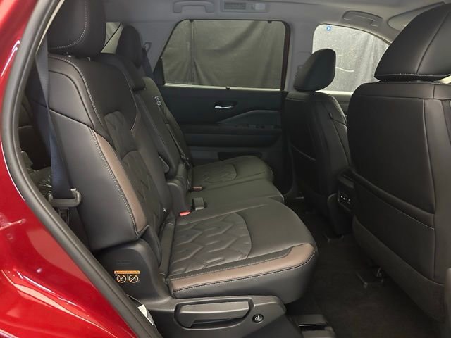 New 2026 Nissan Pathfinder Platinum w/ Cargo Package AWD/4WD image 18