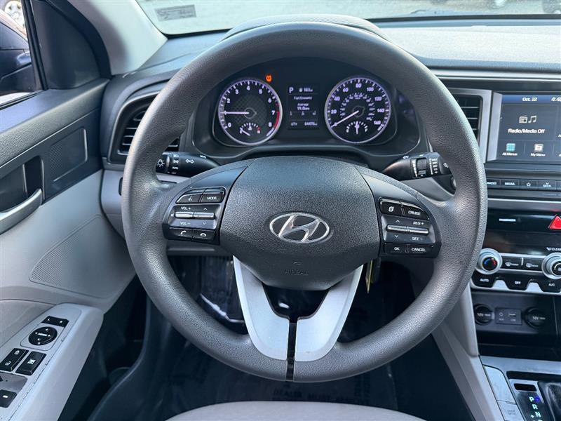 Used 2020 Hyundai Elantra SEL FWD image 28
