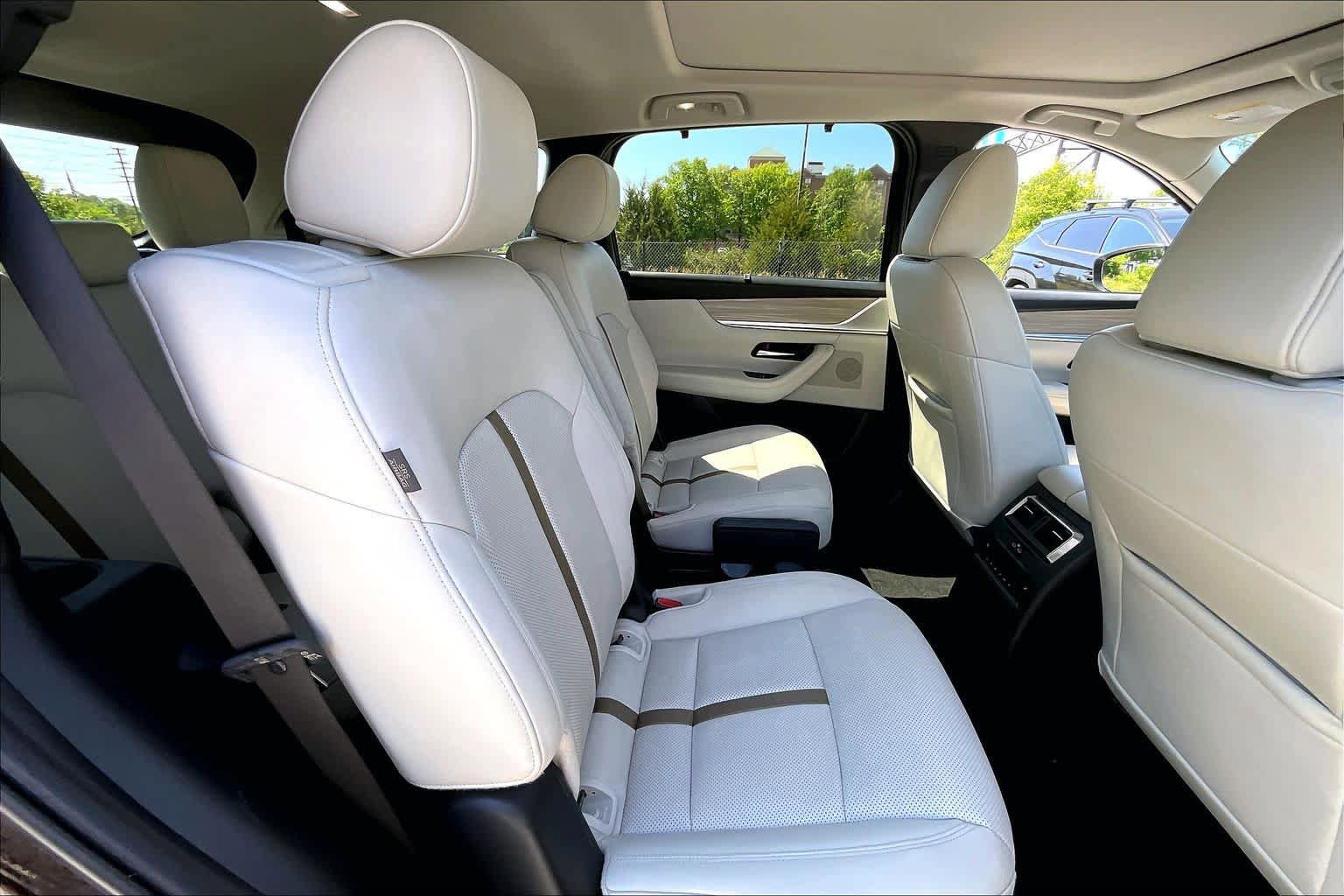 Used 2024 MAZDA CX-90 Plug-In Hybrid w/ Premium Plus AWD/4WD image 21
