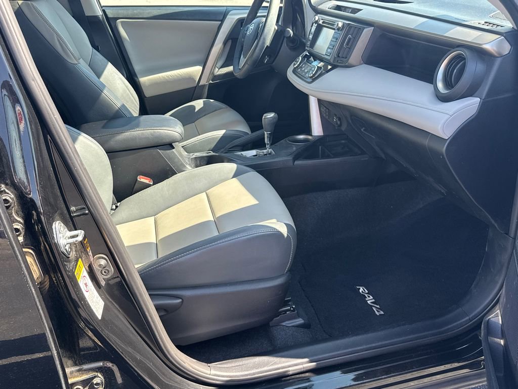 Used 2015 Toyota RAV4 Limited image 13