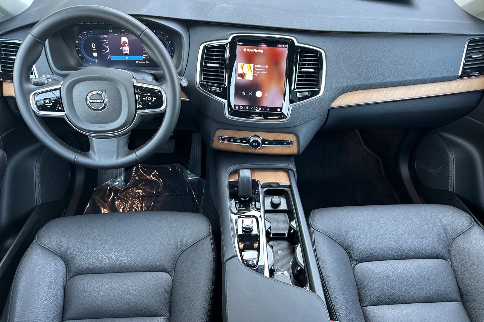 New 2025 Volvo XC90 B6 Plus w/ Protection Package Premier image 15