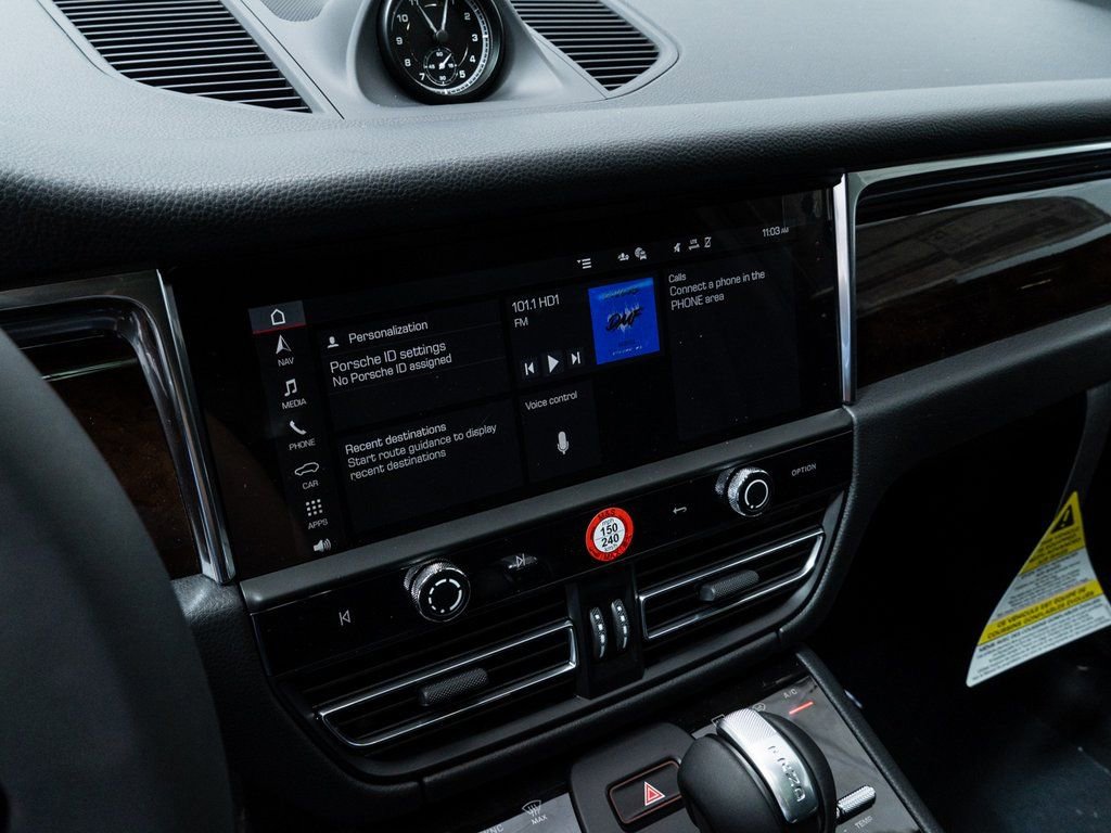 Used 2025 Porsche Macan image 16