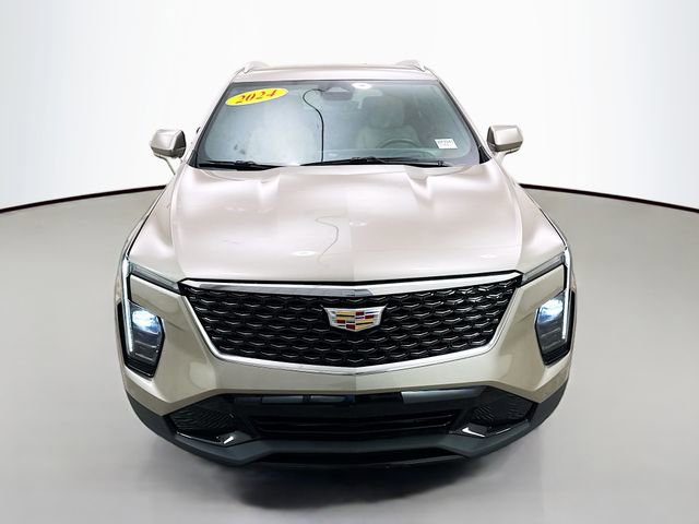 Used 2024 Cadillac XT4 Premium Luxury w/ Technology Package image 2
