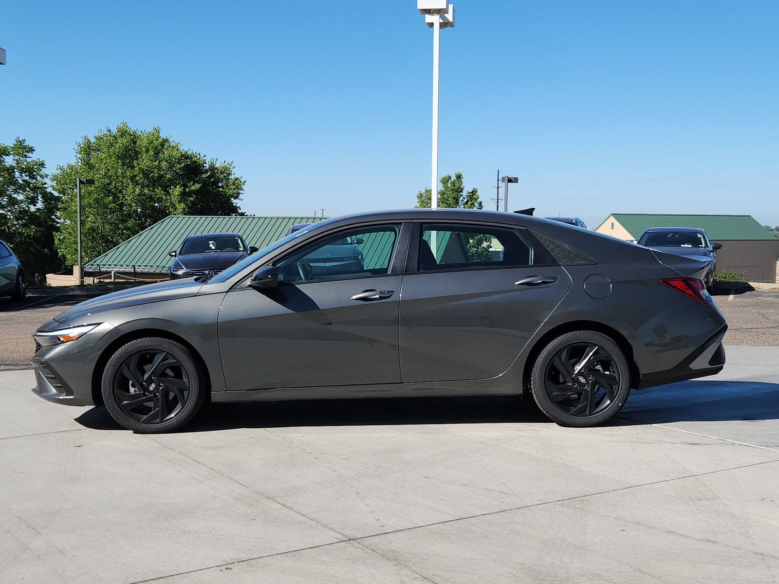 Used 2026 Hyundai Elantra Sport FWD image 2