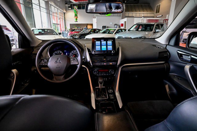 Used 2022 Mitsubishi Eclipse Cross SE image 30