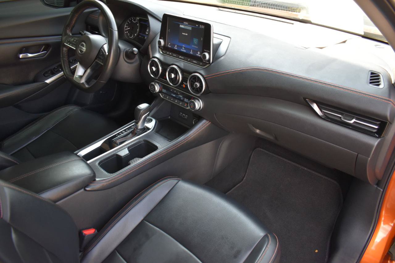Used 2022 Nissan Sentra SR w/ SR Premium Package FWD image 11