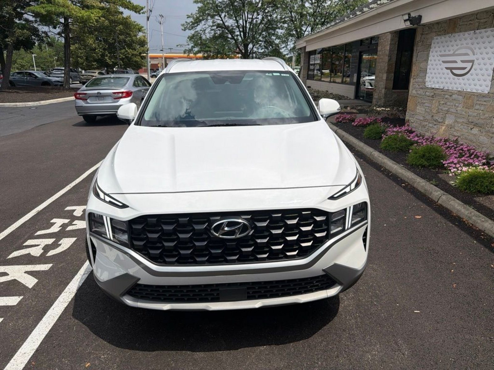Used 2023 Hyundai Santa Fe SEL AWD/4WD image 2