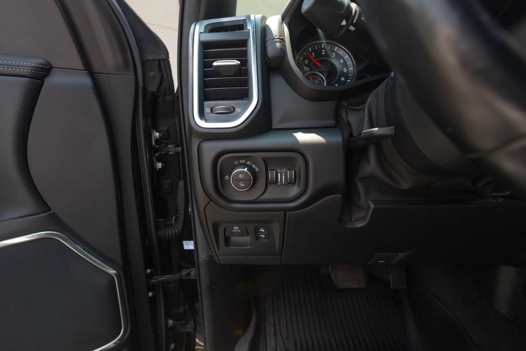 Used 2019 RAM 1500 Laramie AWD/4WD image 22