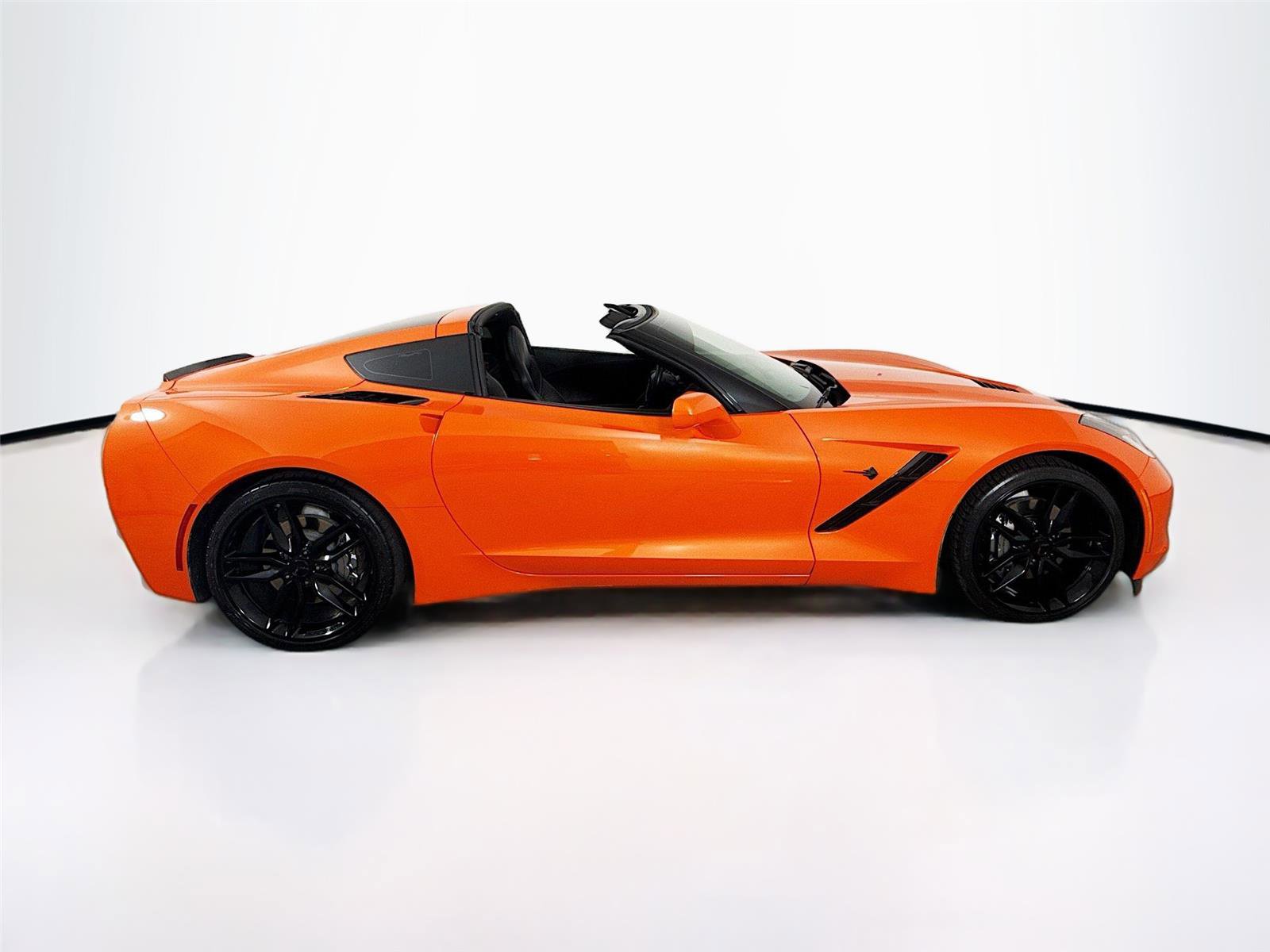 Used 2019 Chevrolet Corvette Stingray Coupe w/ 1LT image 17