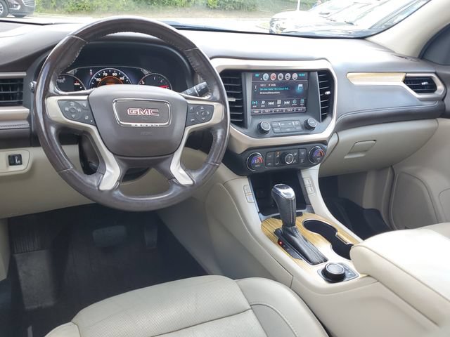 Used 2018 GMC Acadia Denali w/ Technology Package AWD/4WD image 10