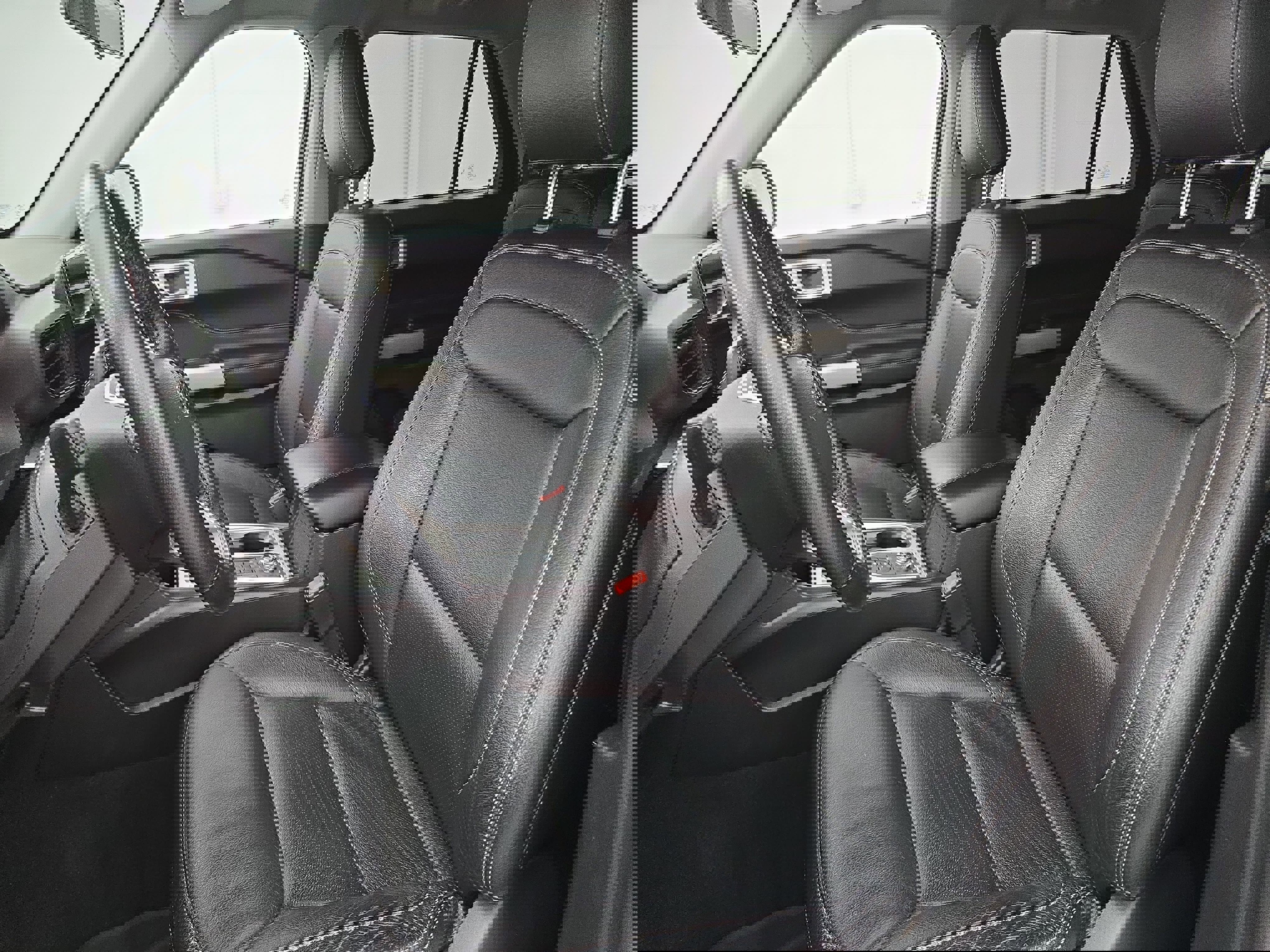 Used 2022 Ford Explorer XLT w/ Class IV Trailer Tow Package image 16