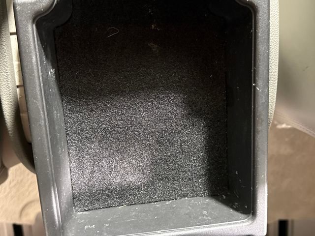 Used 2010 Buick Enclave CXL image 18