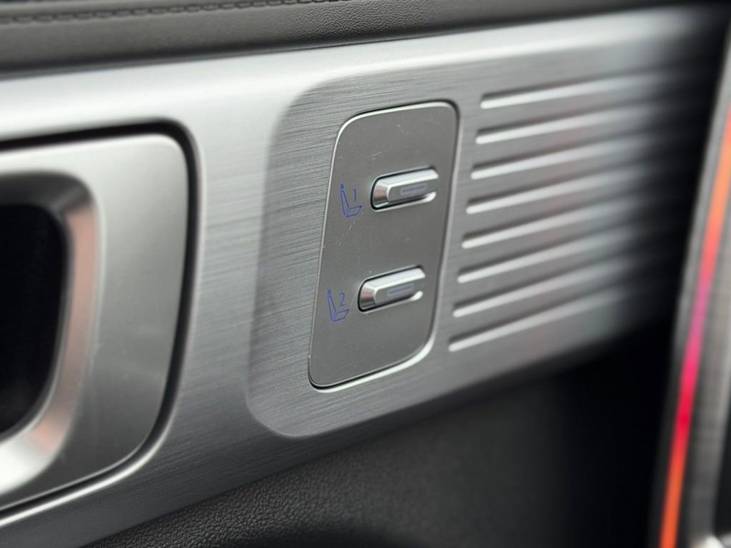 Used 2025 Hyundai Santa Fe Limited image 24