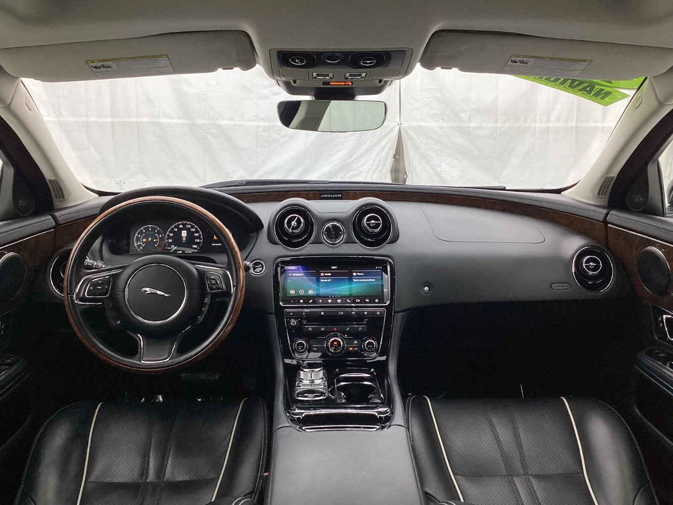 Used 2018 Jaguar XJ R-Sport image 30