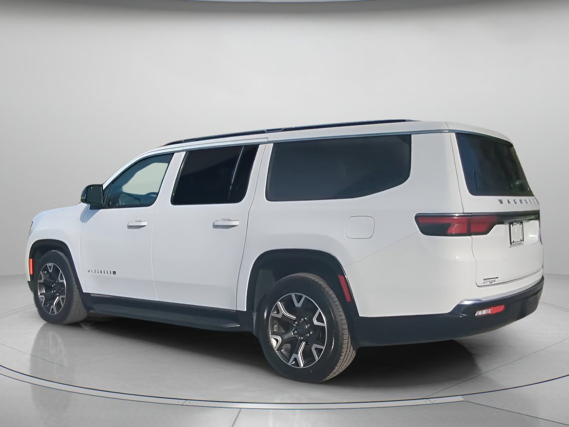 Used 2023 Jeep Wagoneer L Series III w/ Preferred Equipment Group image 20