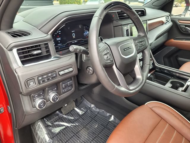 Used 2024 GMC Yukon Denali Ultimate AWD/4WD image 23