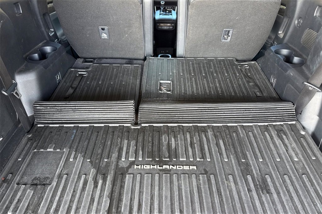 Used 2022 Toyota Highlander Platinum image 21
