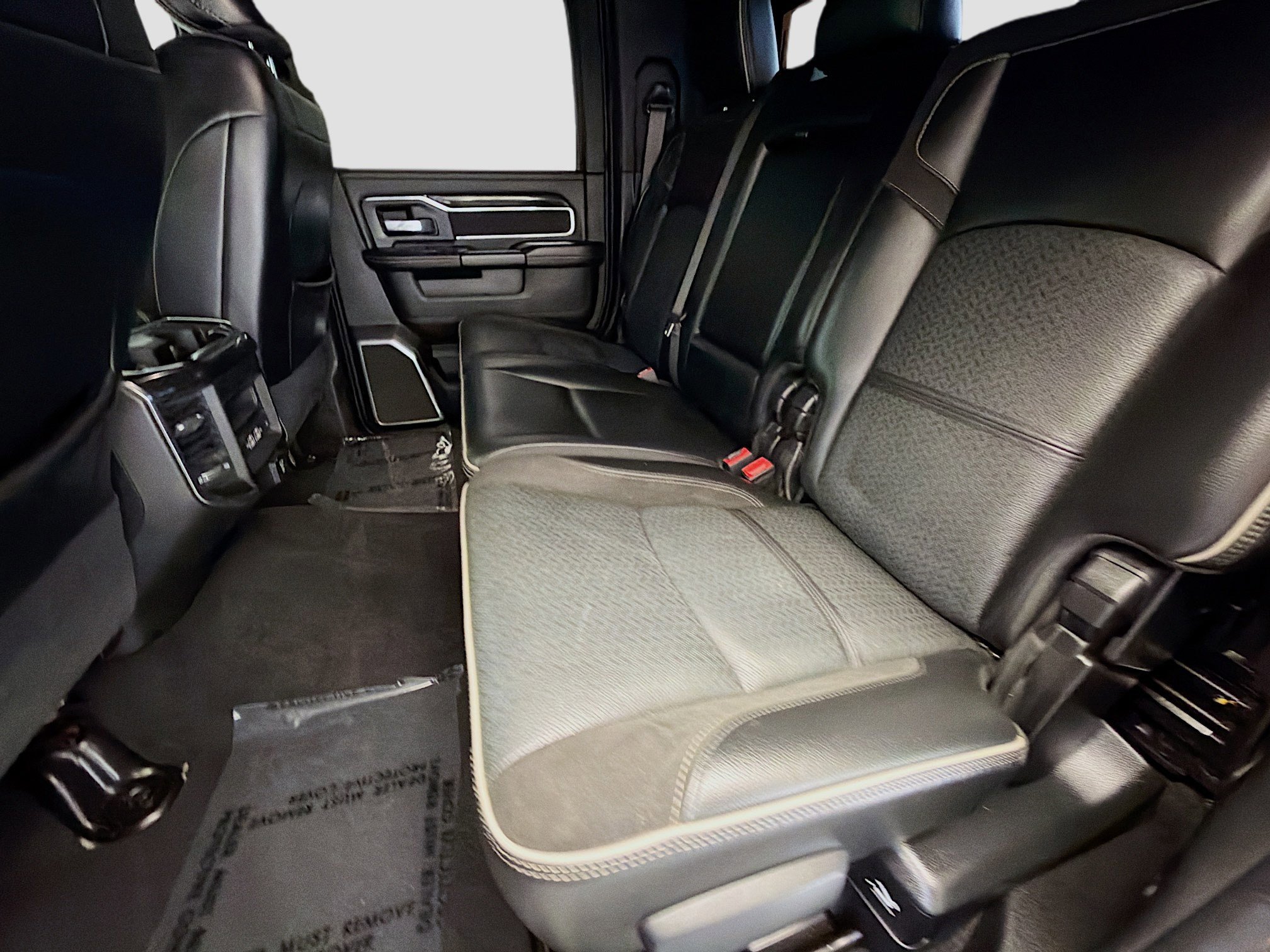 Used 2022 RAM 3500 Laramie image 13