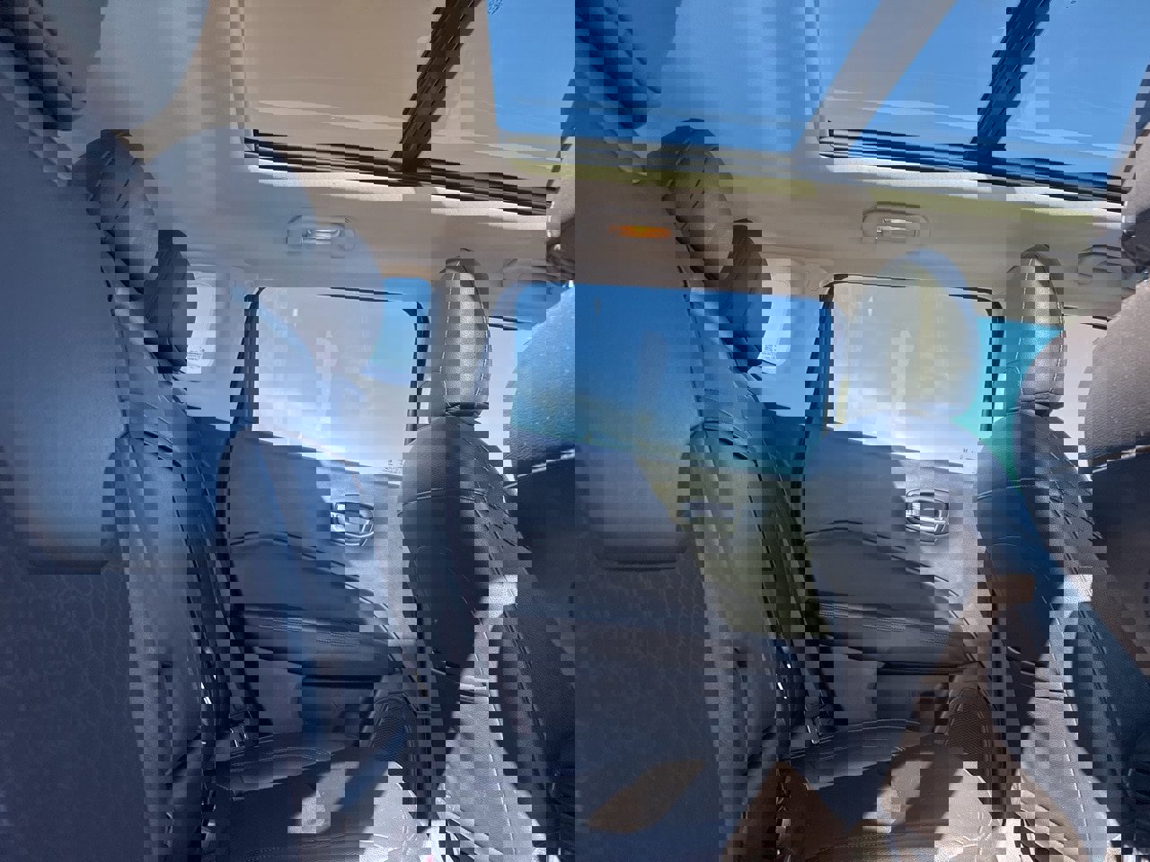 Used 2020 Jeep Compass Latitude image 33