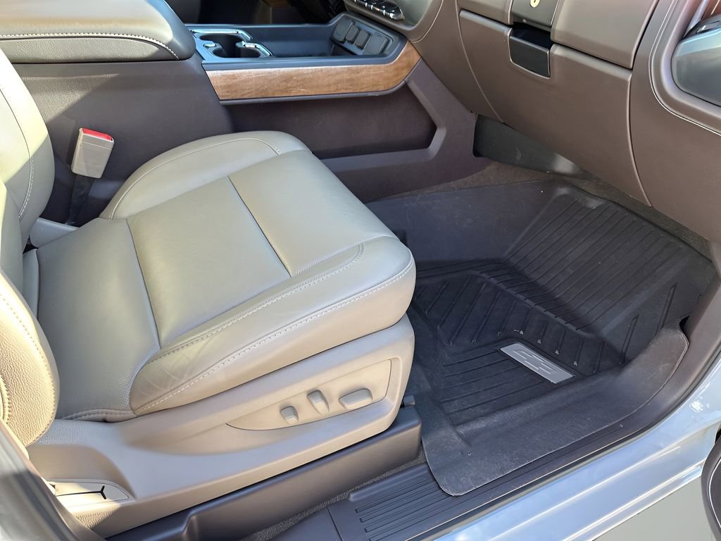 Used 2018 Chevrolet Silverado 1500 LTZ w/ Texas Edition image 15