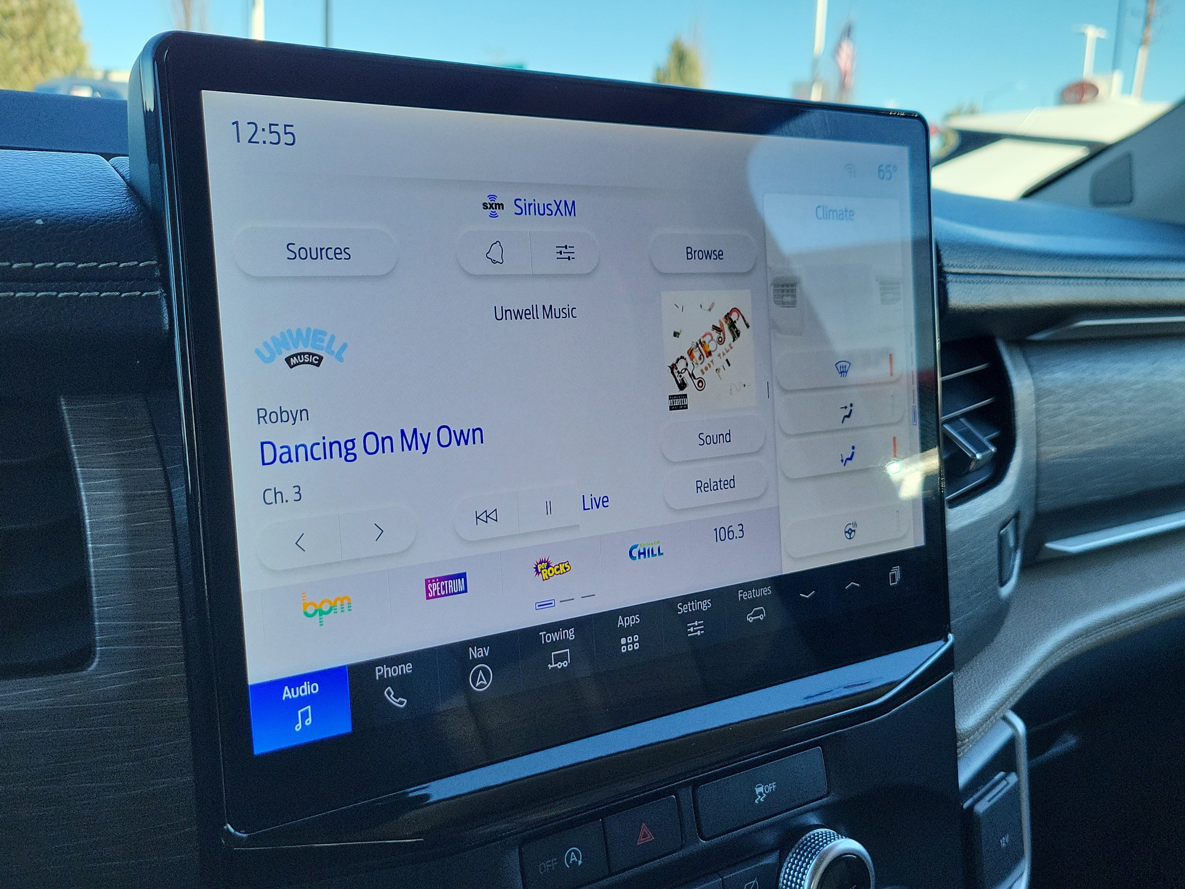 Used 2024 Ford Expedition Limited image 21