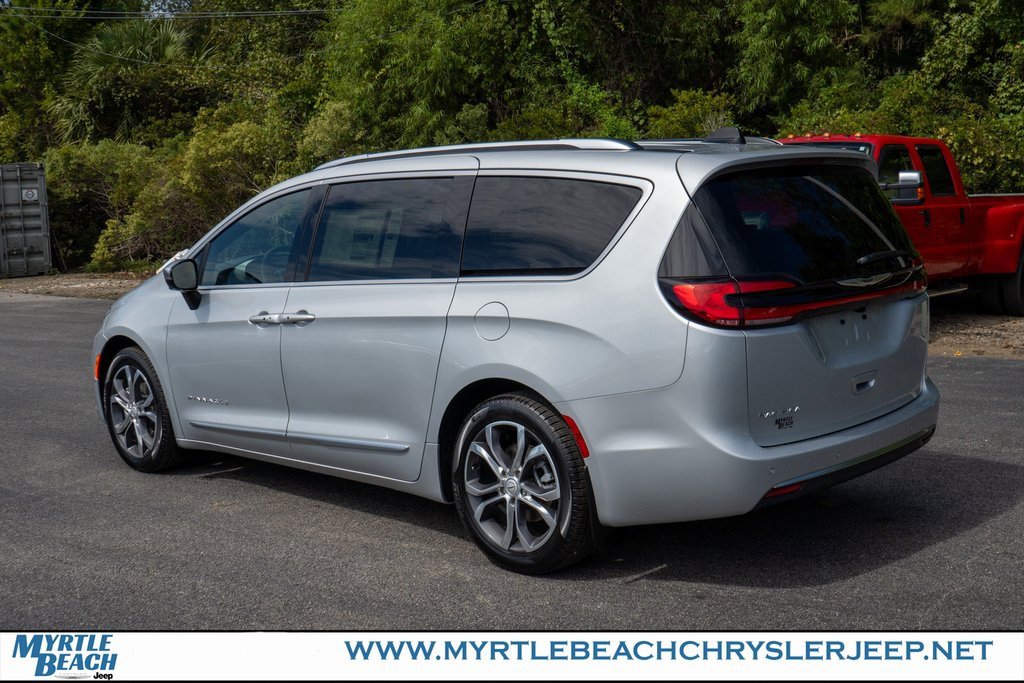 New 2026 Chrysler Pacifica Pinnacle image 4