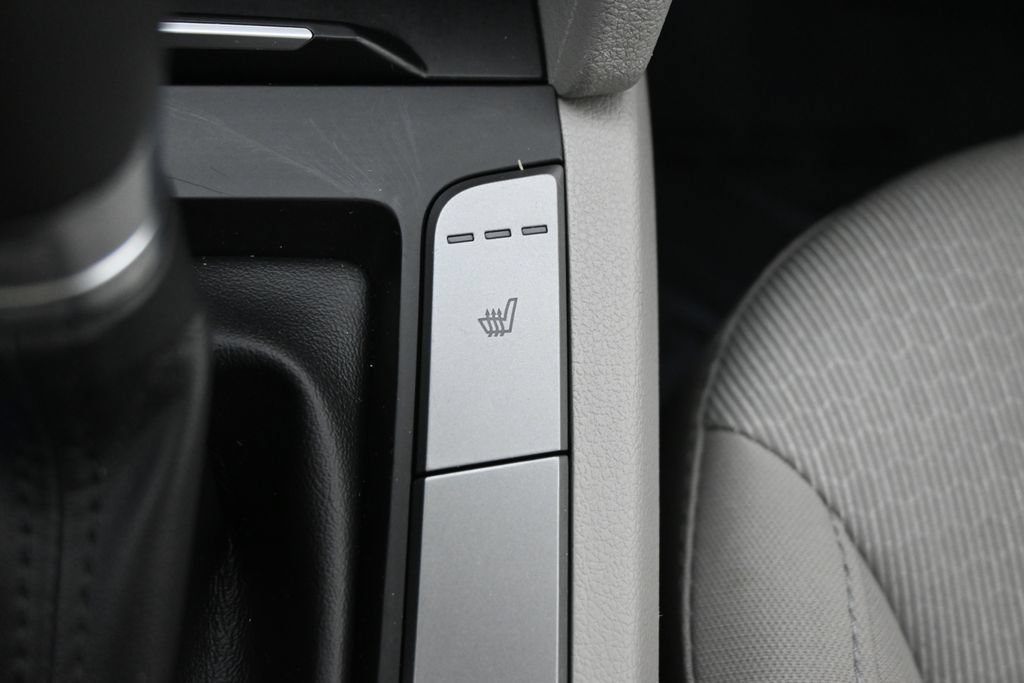 Used 2018 Hyundai Elantra Value Edition FWD image 32