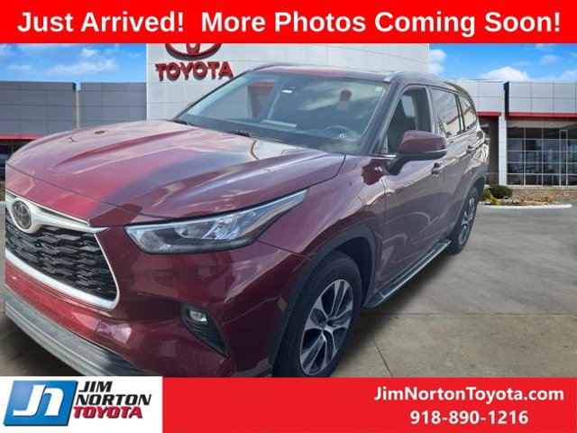 Used 2020 Toyota Highlander XLE FWD image 4