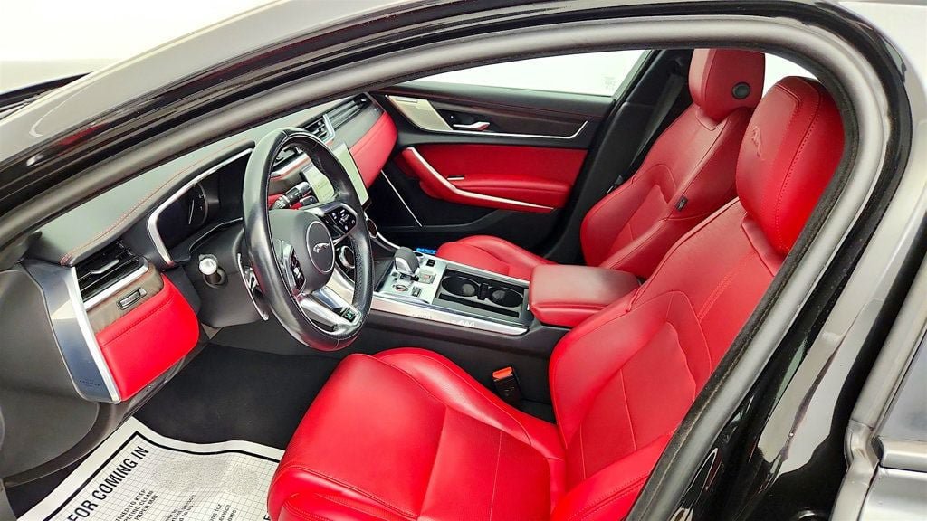 Used 2022 Jaguar XF R-Dynamic SE AWD/4WD image 13