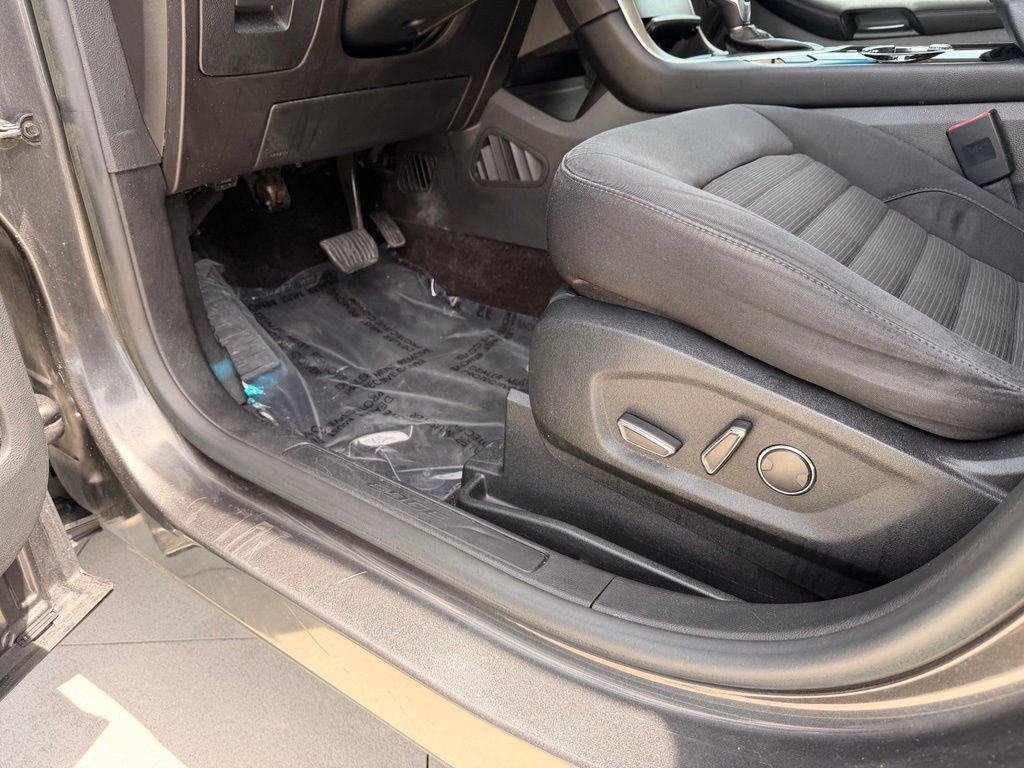 Used 2015 Ford Edge SEL FWD image 30