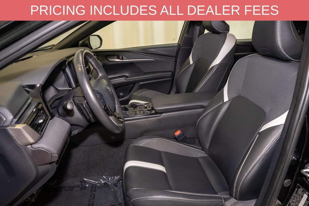 Used 2025 Toyota Camry SE FWD image 10