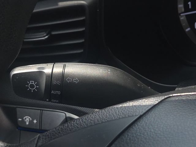 Used 2019 Hyundai Veloster 2.0 FWD image 33