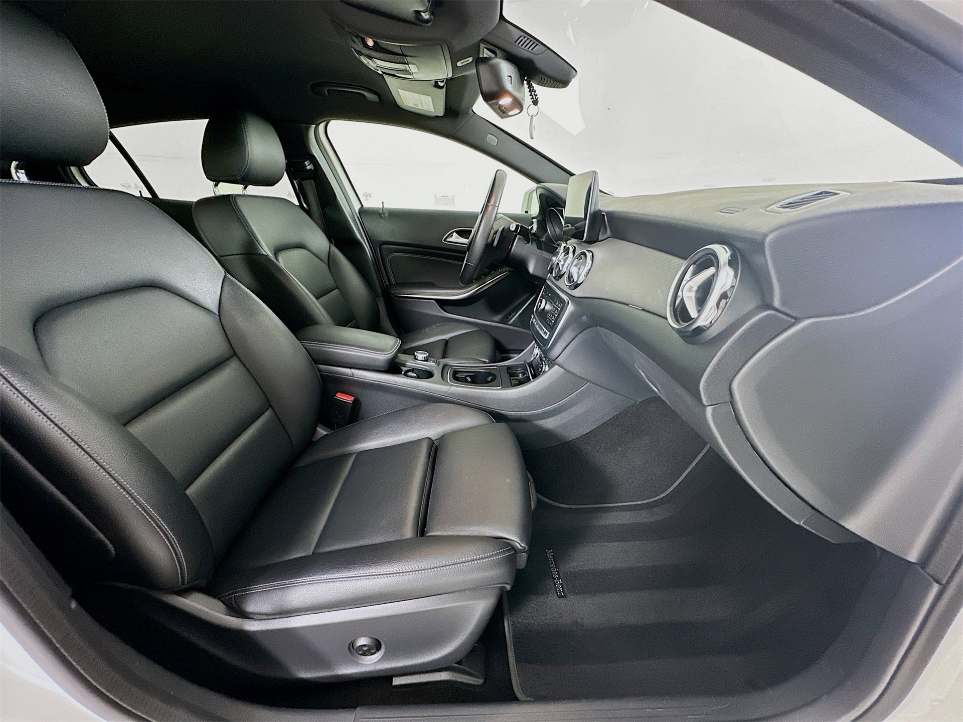 Used 2020 Mercedes-Benz GLA 250 4MATIC image 30