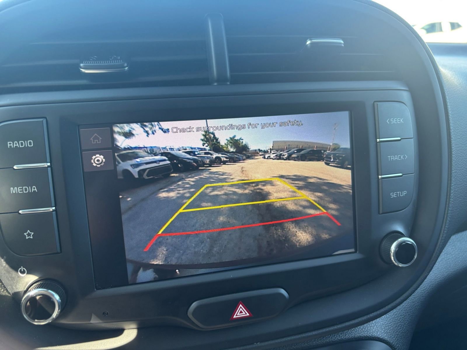 Used 2025 Kia Soul LX w/ LX Technology Package FWD image 20
